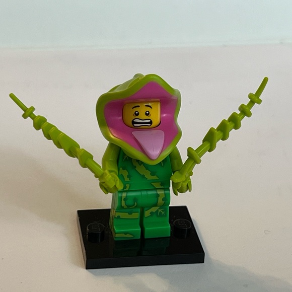 Lego Collectible Minifigs: Lederhosen Guy-Tribal Woman-Flying Warrior-Plant Mon. - Picture 8 of 8